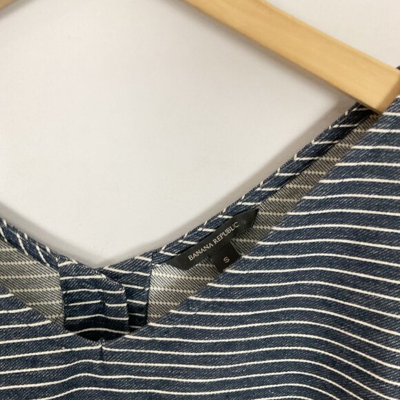 Banana Republic Striped V-neck Pleated Bell Sleeve Size Small Women's - Picture 3 of 3